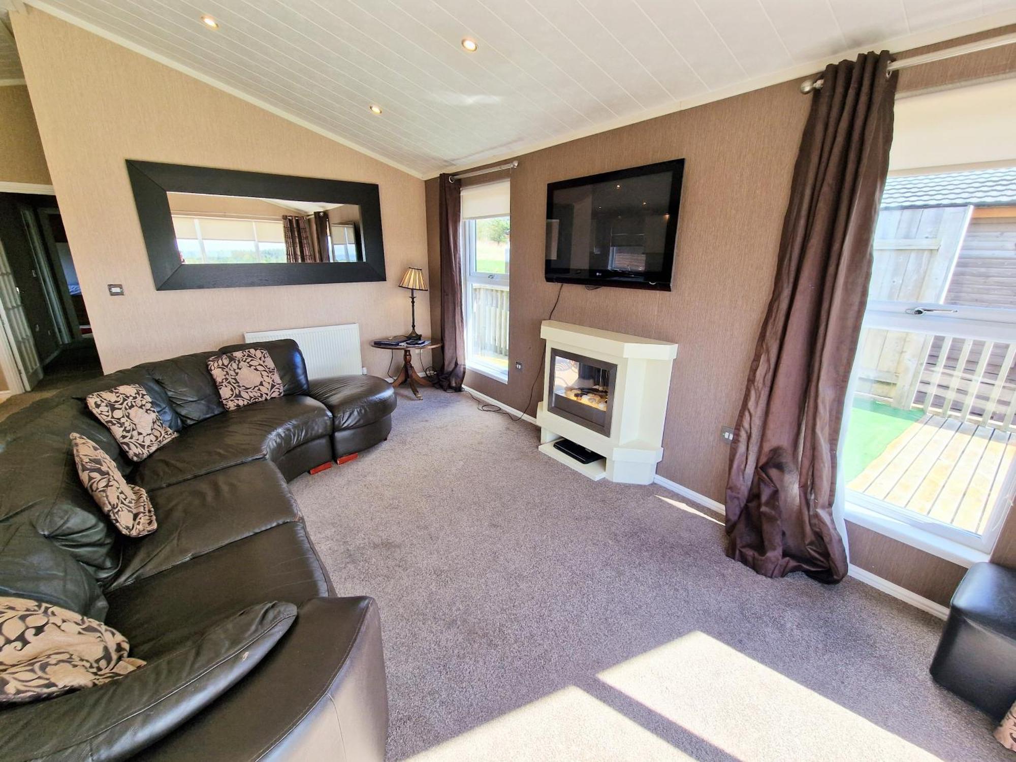 Benarty 11 With Private Hot Tub - Fife - Loch Leven - Lomond Hills - Pet Friendly Villa Kelty Exterior photo