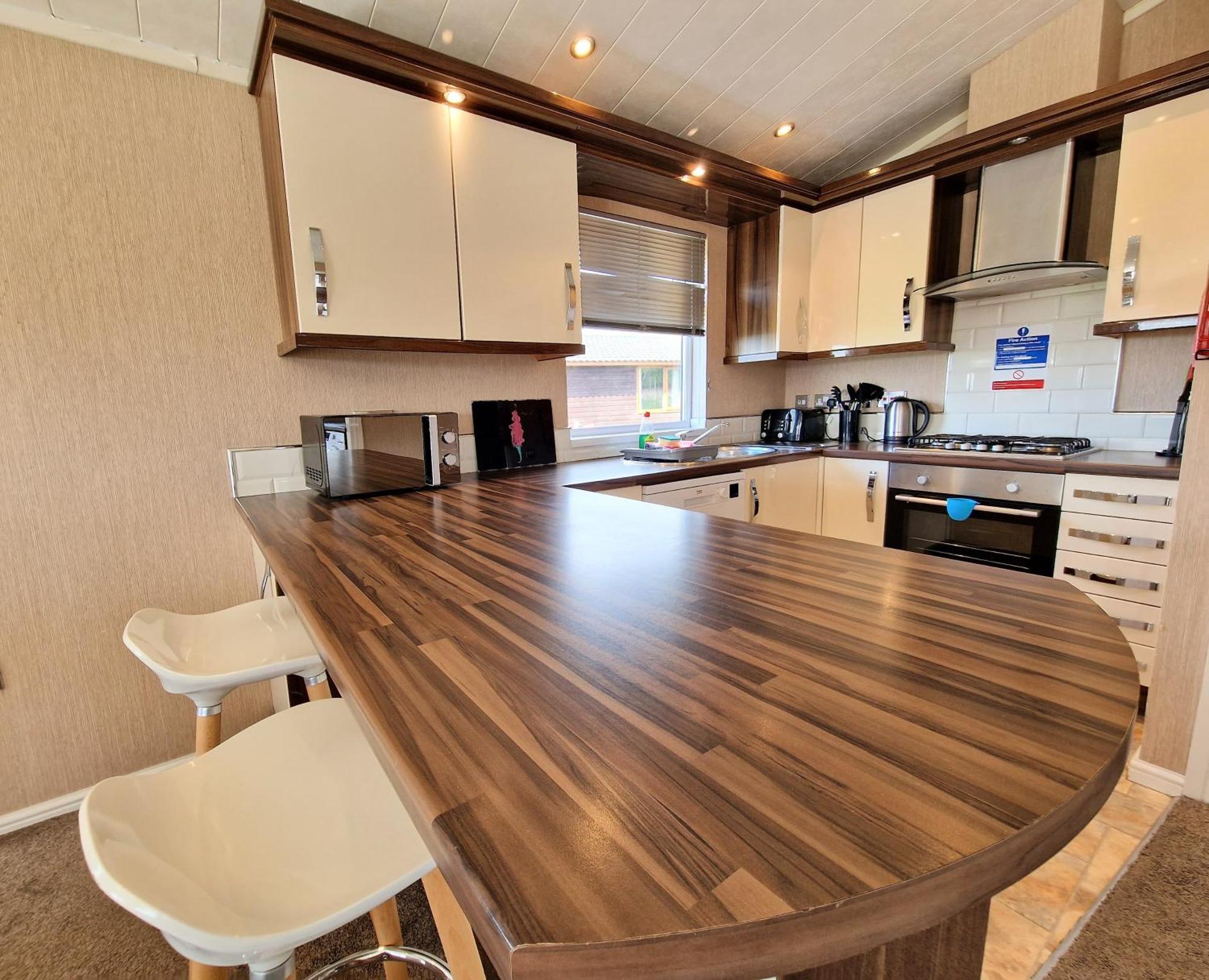 Benarty 11 With Private Hot Tub - Fife - Loch Leven - Lomond Hills - Pet Friendly Villa Kelty Exterior photo