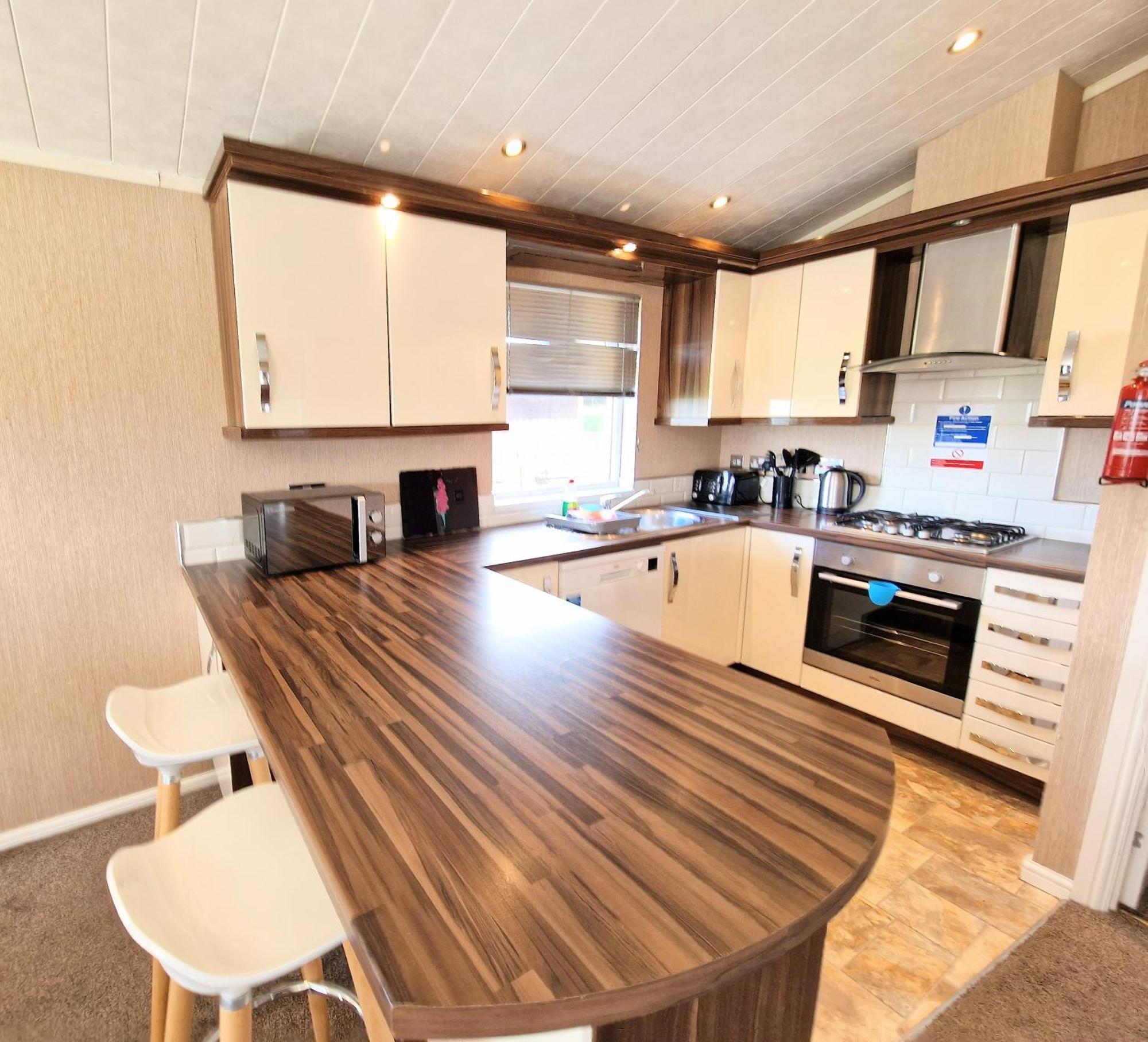 Benarty 11 With Private Hot Tub - Fife - Loch Leven - Lomond Hills - Pet Friendly Villa Kelty Exterior photo